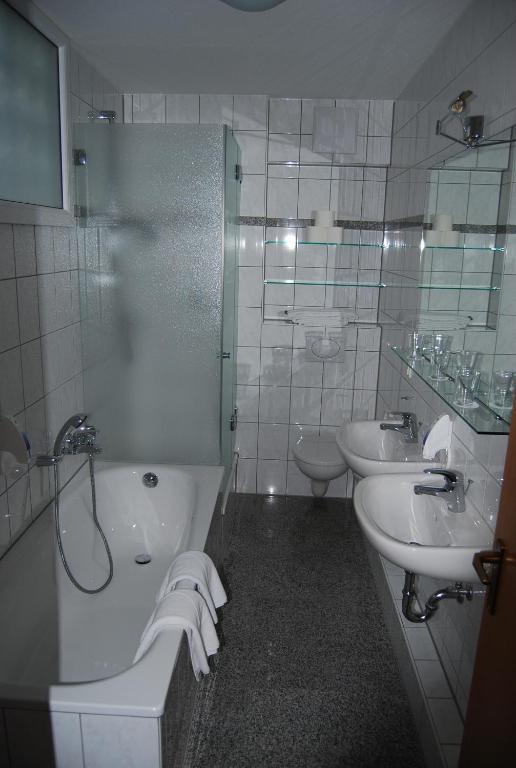 Landhotel St. Gereon Nackenheim Номер фото